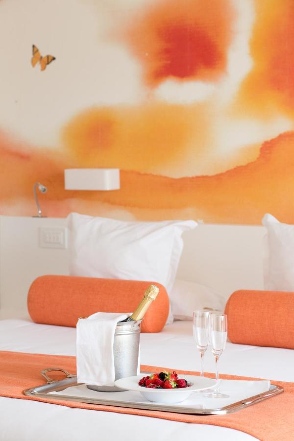 Suite with Terrace and Pool View,1589381094:JPEG